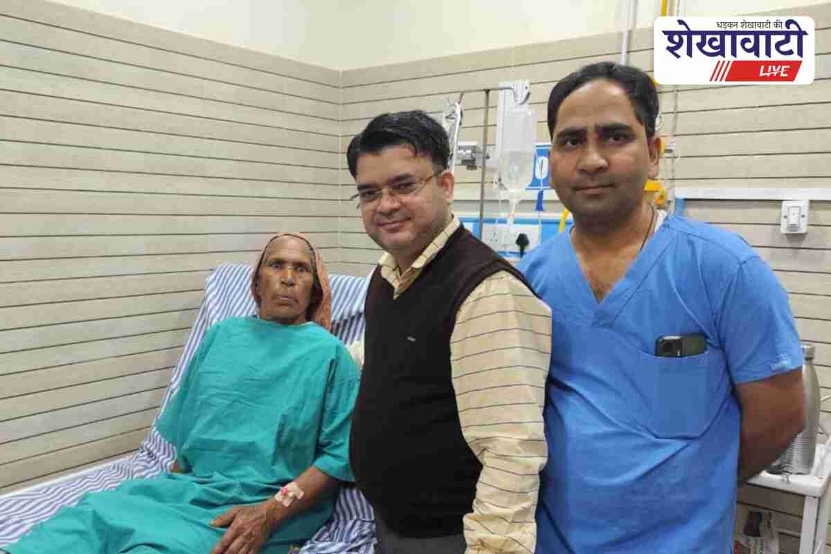 Elderly woman receives cashless knee replacement under Maa Yojana