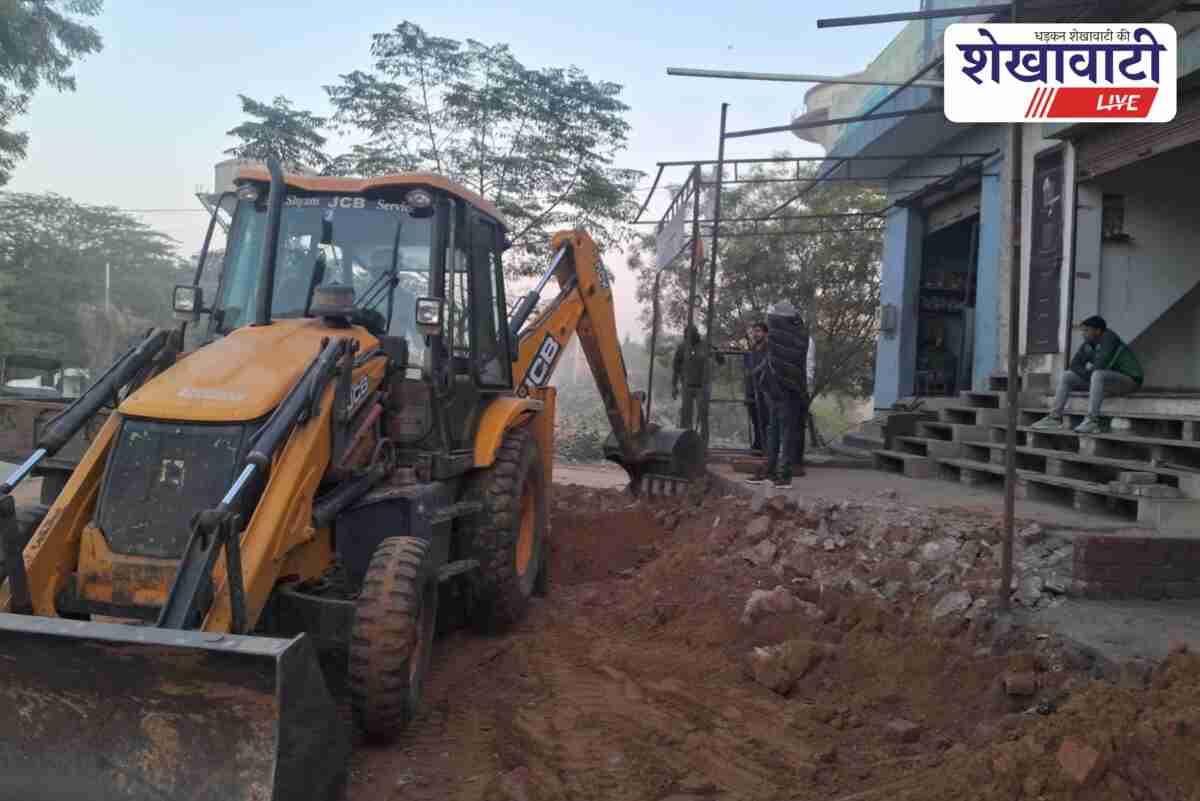 Chidawa municipality removes illegal encroachments on Mandrela Road