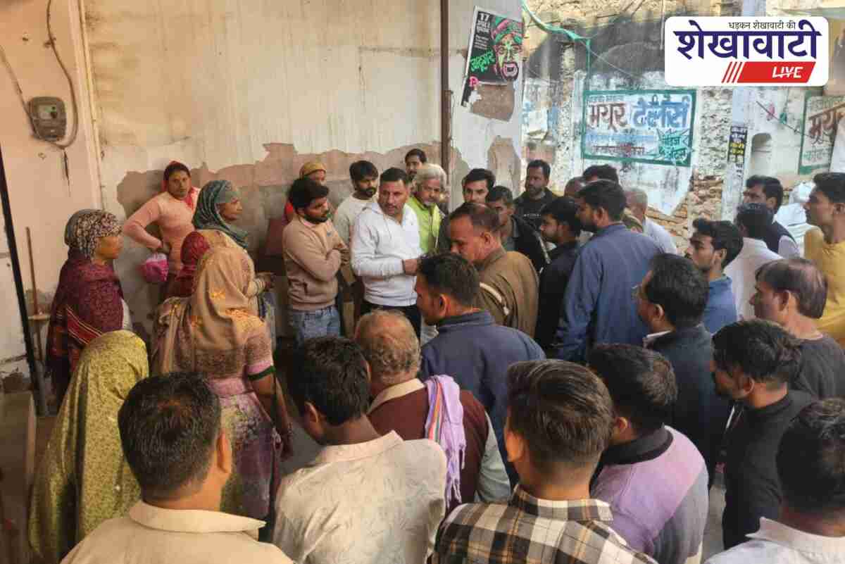 Women gang caught stealing sarees in Chirawa shop CCTV footage