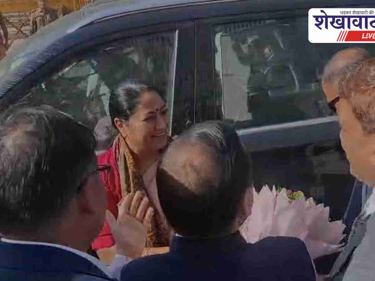 दिल्ली की CM रेखा गुप्ता झुंझुनूं पहुंचीं, राणी शक्ति मंदिर में दर्शन