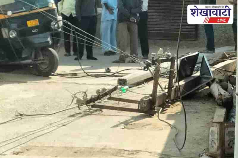 Electric poles fallen on road after bull fight in Chirawa