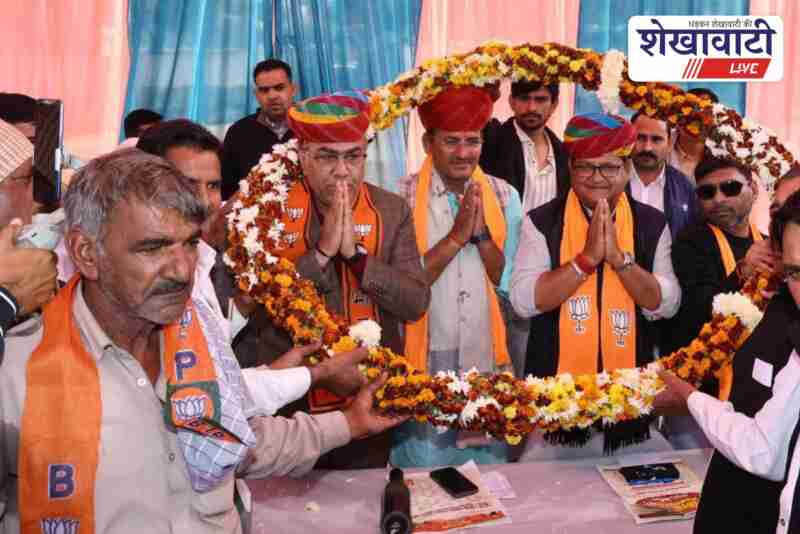 Shravan Chaudhary interacts with villagers during Jan Samvad tour