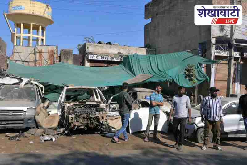 Sikar anti-encroachment team clears illegal vendors and vehicles